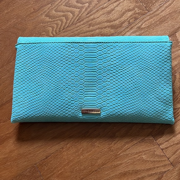 Super Cute Envelope Style Clutch or Purse Never Been Used - Picture 2 of 14
